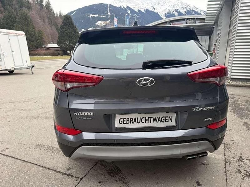 Gebraucht Hyundai Tucson GO! 136 PS (100 kW) 2016 Grau SUV