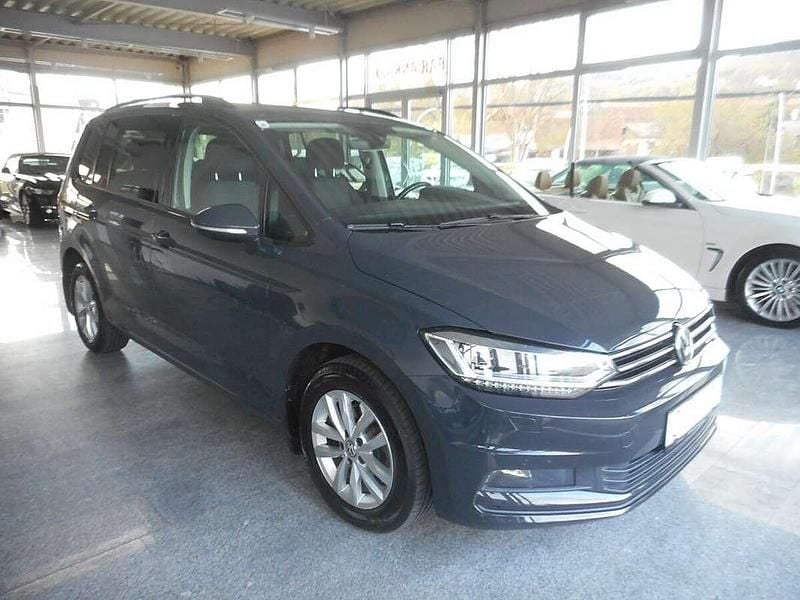Gebraucht VW Touran Comfortline 150 PS (110 kW) 2017 Grau Van / Kleinbus