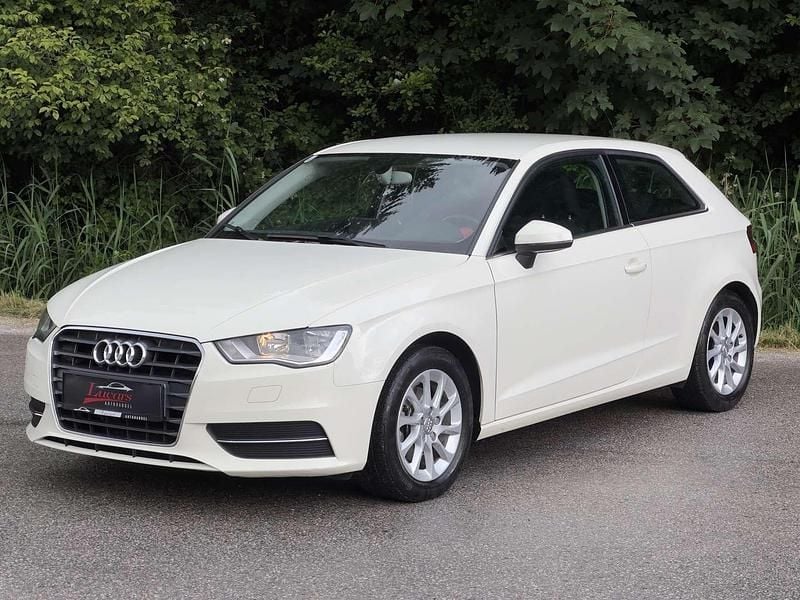 Gebraucht Audi A3 Attraction 122 PS (89 kW) 2013 Weiß Kleinwagen