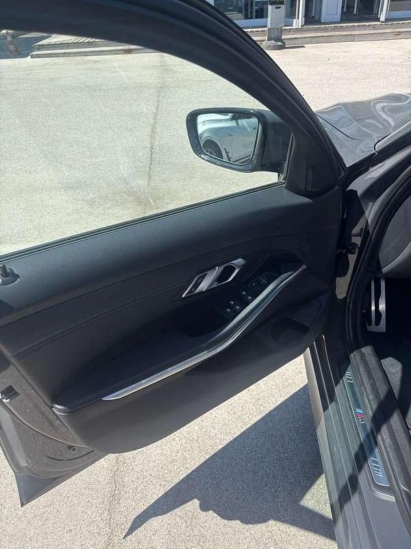 Gebraucht BMW 320 M Sport 190 PS (139 kW) 2019 Grau Kombi