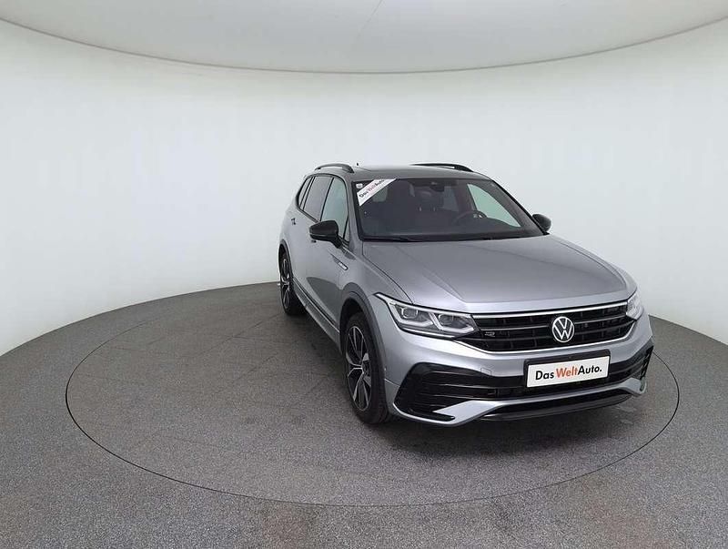Gebraucht VW Tiguan Allspace R-line 150 PS (110 kW) 2024 Silber  metallic SUV