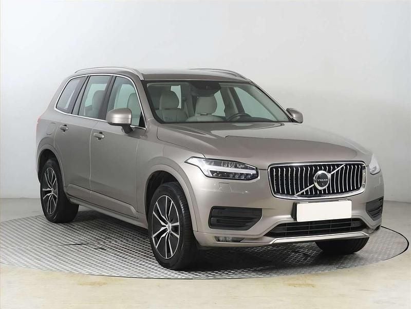 Gebraucht Volvo XC90 Momentum 235 PS (172 kW) 2020 Beige SUV