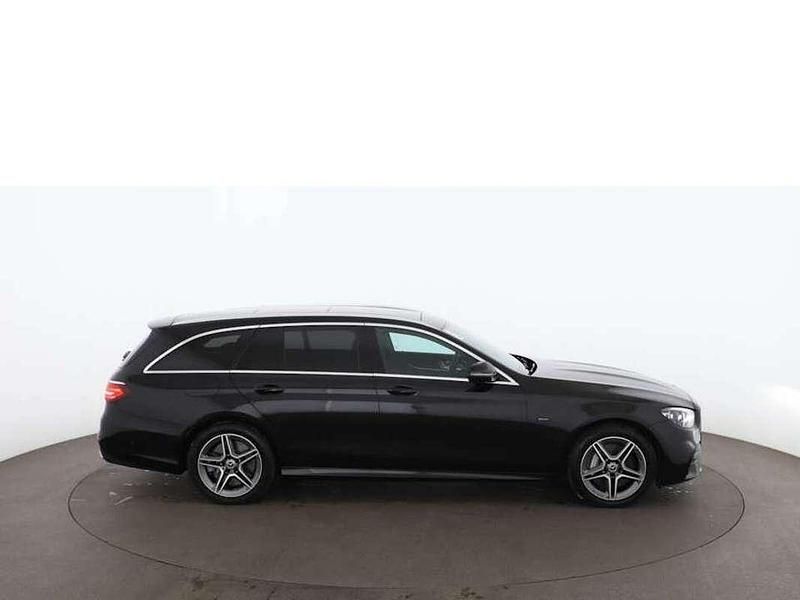 Schwarz Gebraucht 2020 Mercedes E300 AMG line Kombi | € 37.190 (Fairer Preis) - Bild 1/3