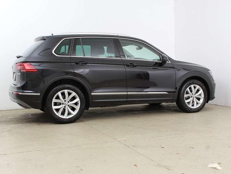 Gebraucht VW Tiguan Highline 150 PS (110 kW) 2016 Schwarz  metallicperleffektno SUV