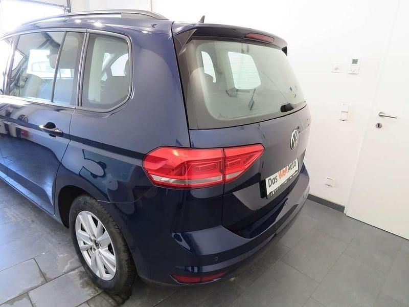 Gebraucht VW Touran Comfortline 150 PS (110 kW) 2020 Blau Van / Kleinbus
