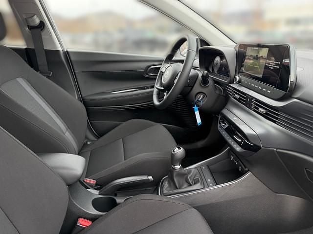 Neu Hyundai i20 GO! 79 PS (58 kW) 2025 Grau Limousine