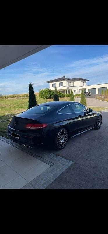 Gebraucht Mercedes C180 156 PS (114 kW) 2018 Schwarz Coupé