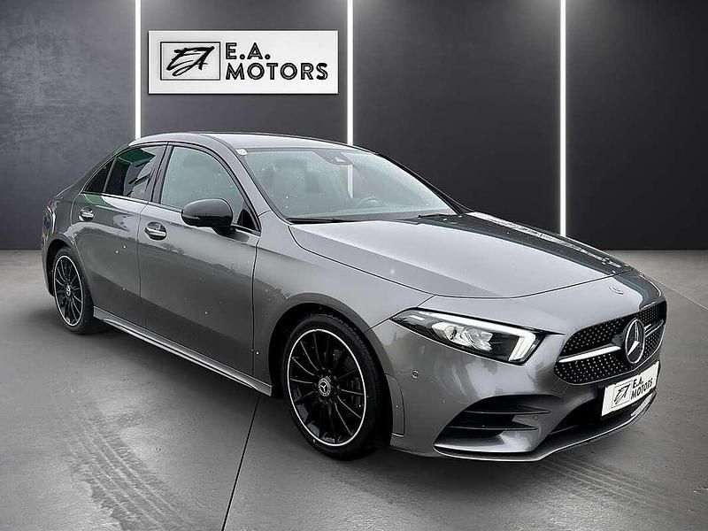 Gebraucht Mercedes A180 AMG line 116 PS (85 kW) 2019 Grau Limousine