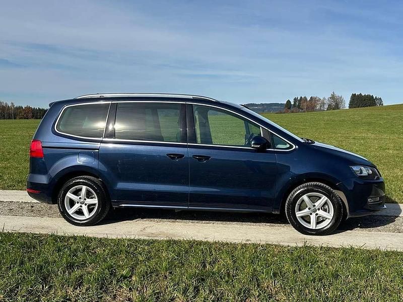 Gebraucht VW Sharan 140 PS (102 kW) 2014 Blau Van / Kleinbus