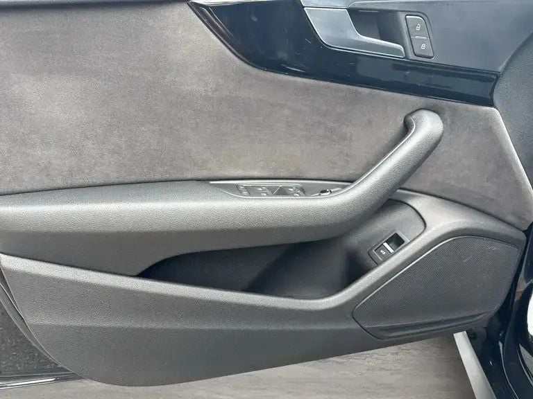 Gebraucht Audi A5 Sportback Sport 218 PS (160 kW) 2017 Schwarz  metallicperleffektno Kleinwagen