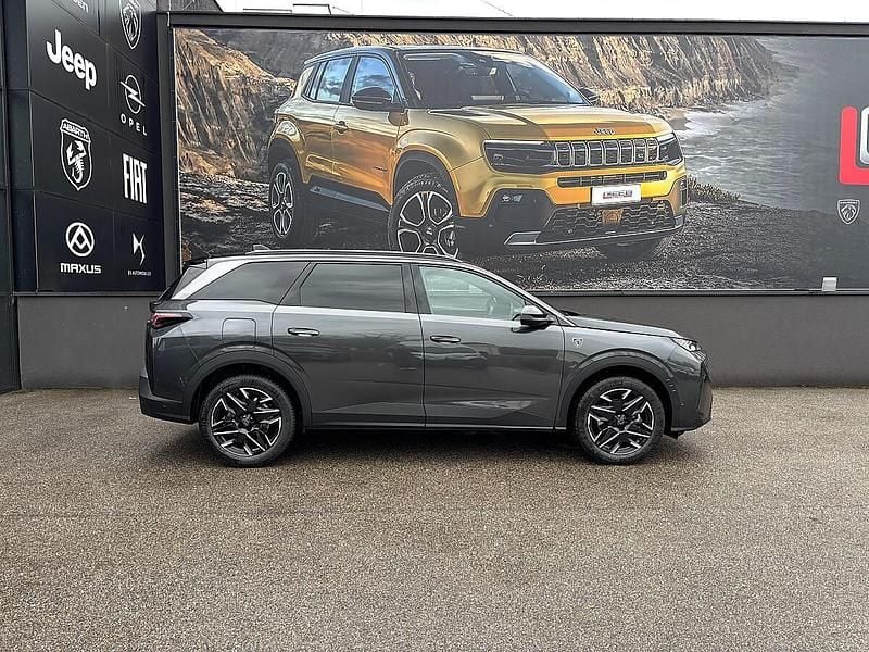 Neu Peugeot 5008 GT 145 PS (106 kW) 2026 Grau SUV