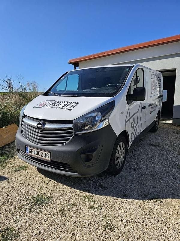 Weiß Gebraucht 2015 Opel Vivaro Van / Kleinbus | € 8.000 (Fairer Preis) - Bild 1/4