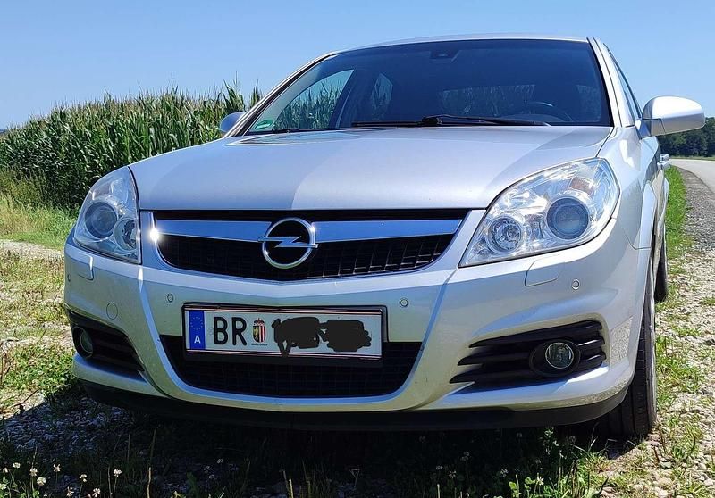 Gebraucht Opel Vectra Style 250 PS (183 kW) 2007 Silber Limousine