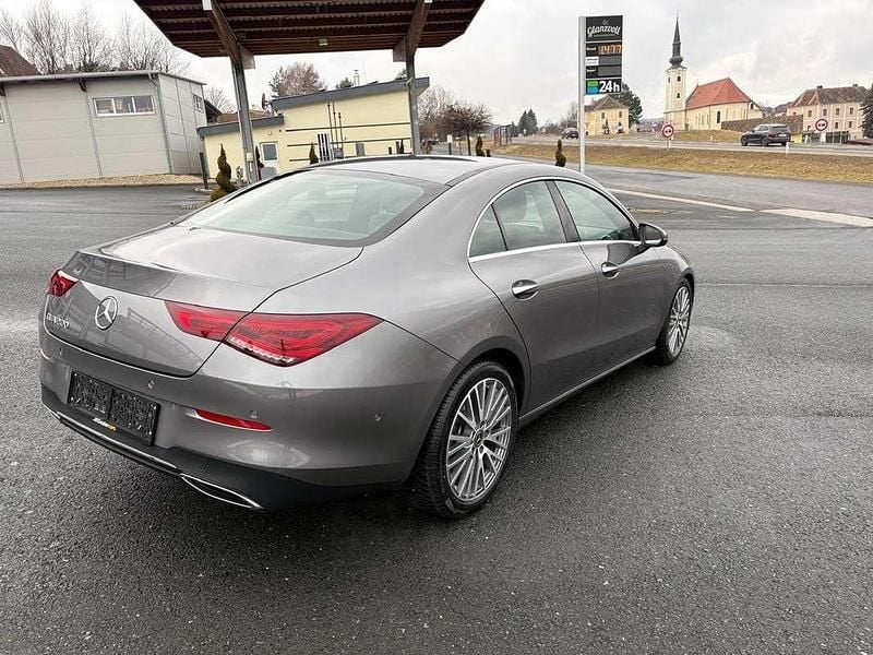 Gebraucht Mercedes CLA200 163 PS (119 kW) 2023 Grau Limousine