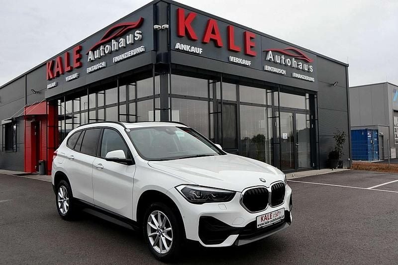 Weiß Gebraucht 2020 BMW X1 Performance SUV | € 22.990 (Fairer Preis) - Bild 1/4