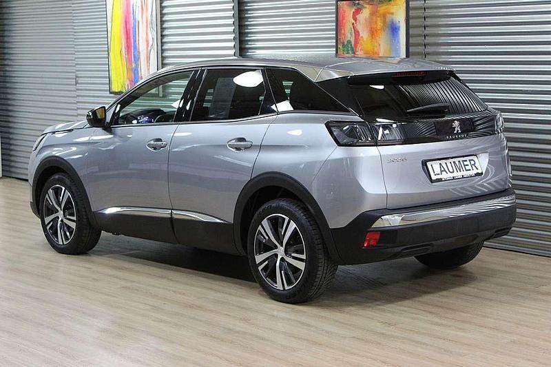 Gebraucht Peugeot 3008 Allure 136 PS (100 kW) 2024 Grau SUV