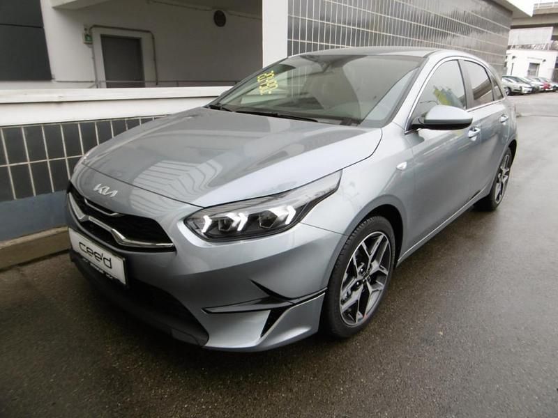 Gebraucht Kia Ceed Silver 101 PS (74 kW) 2025 Lunar silber Kleinwagen