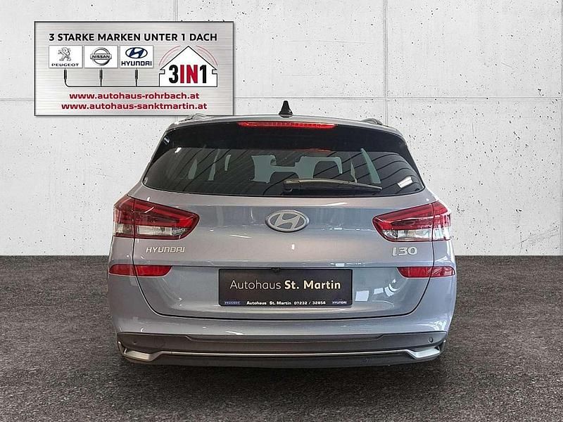 Neu Hyundai i30 GO! 97 PS (71 kW) 2025 Blau Kombi