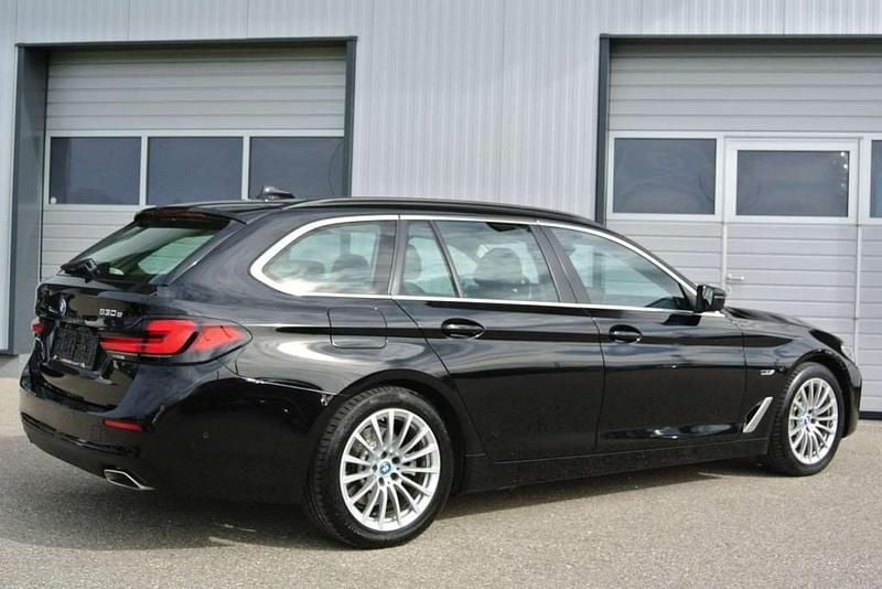 Gebraucht BMW 530e Sport Line 184 PS (135 kW) 2021 Schwarz Kombi