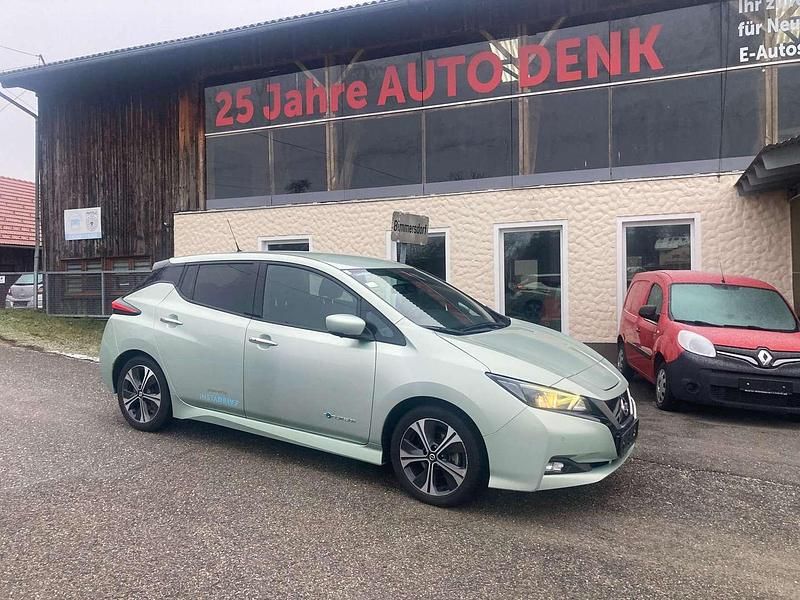 Grün Gebraucht 2018 Nissan Leaf Kleinwagen | € 11.990 (Fairer Preis) - Bild 1/3