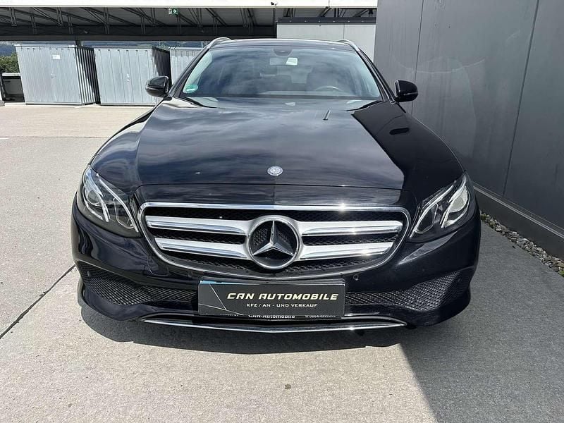 Gebraucht Mercedes E220 194 PS (142 kW) 2016 Schwarz Kombi