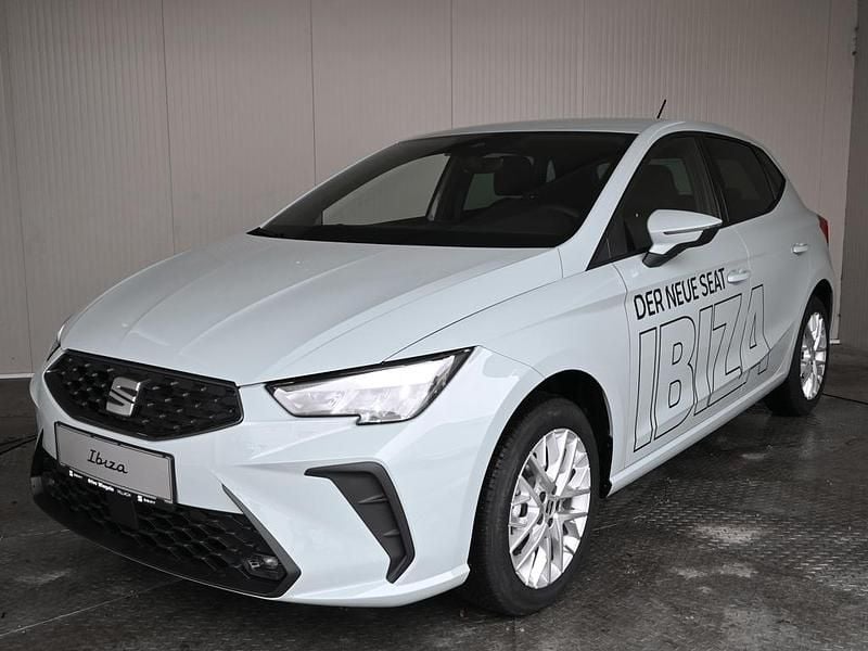 Neu Seat Ibiza Style 95 PS (69 kW) 2026 Hellgrau  metallic Kleinwagen