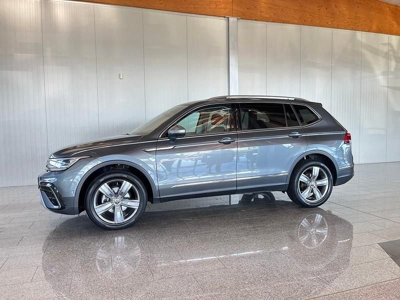 Mittelgrau metallicperleffekt Gebraucht 2022 VW Tiguan Allspace Highline SUV | € 38.990 (Fairer Preis) - Bild 1/4