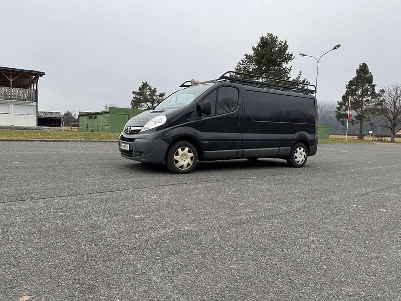 Gebraucht Opel Vivaro 145 PS (106 kW) 2011 Schwarz Van / Kleinbus