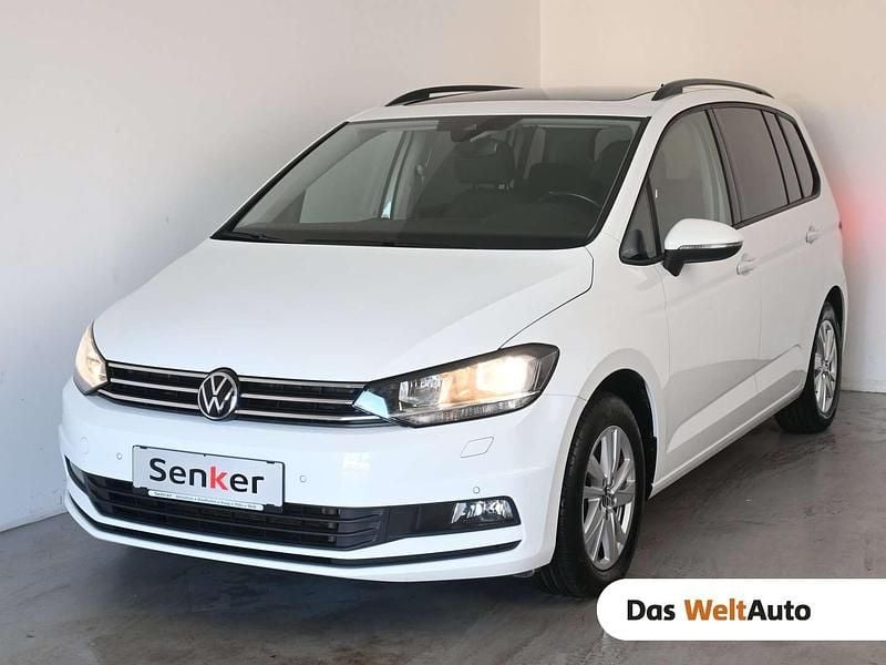 Weiß Gebraucht 2022 VW Touran Comfortline Van / Kleinbus | € 29.900 (Teuer) - Bild 1/4
