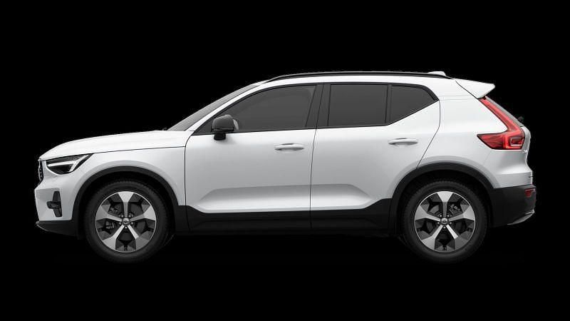 Neu Volvo XC40 Plus 163 PS (119 kW) 2026 Weiß SUV