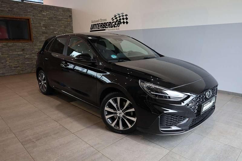 Schwarz Gebraucht 2022 Hyundai i30 N Line Limousine | € 18.900 (Fairer Preis) - Bild 1/4