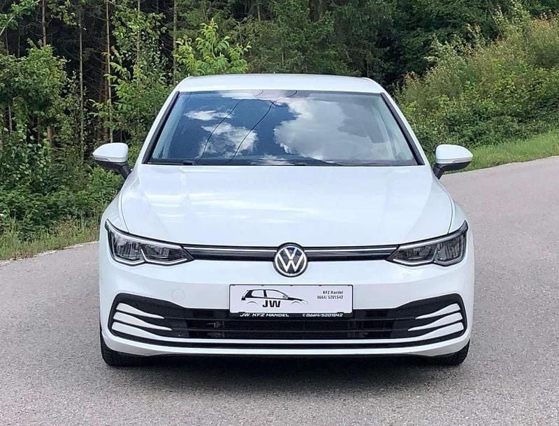 Gebraucht VW Golf VIII 90 PS (66 kW) 2020 Weiß Limousine