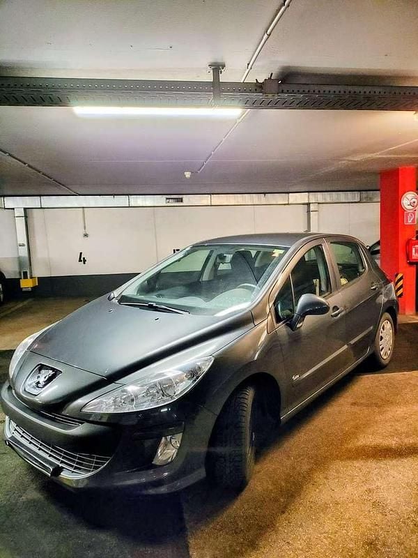 Gebraucht Peugeot 308 97 PS (71 kW) 2011 Grau Limousine