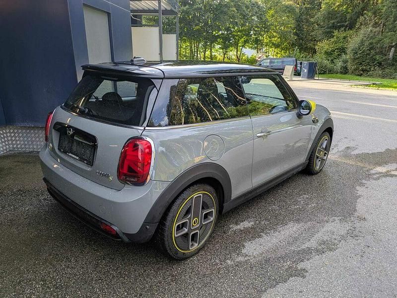 Gebraucht Mini Cooper SE 75 kW (102 PS) 2021 Kleinwagen