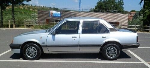 Silber Gebraucht 1983 Opel Ascona Limousine | € 2.400 - Bild 1/4