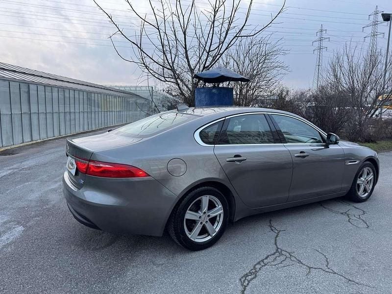 Gebraucht Jaguar XF 163 PS (119 kW) 2017 Silber Limousine