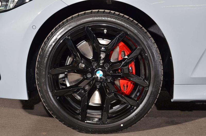 Gebraucht BMW 320 M Sport 190 PS (139 kW) 2025 M brooklyn grau Kombi