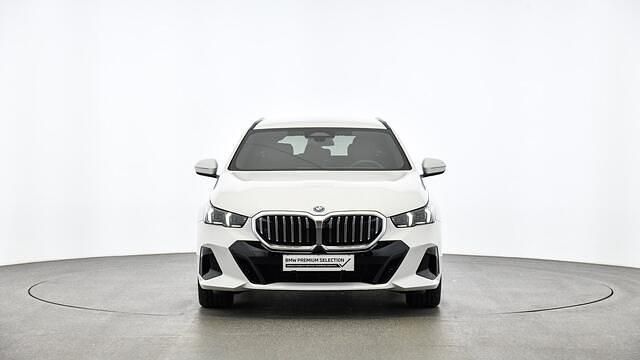 Gebraucht BMW 530e M Sport 299 PS (219 kW) 2024 Weiß Kombi