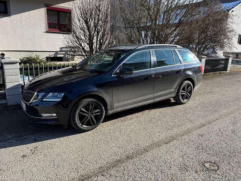 Gebraucht Skoda Octavia Sport 150 PS (110 kW) 2017 Schwarz Kombi