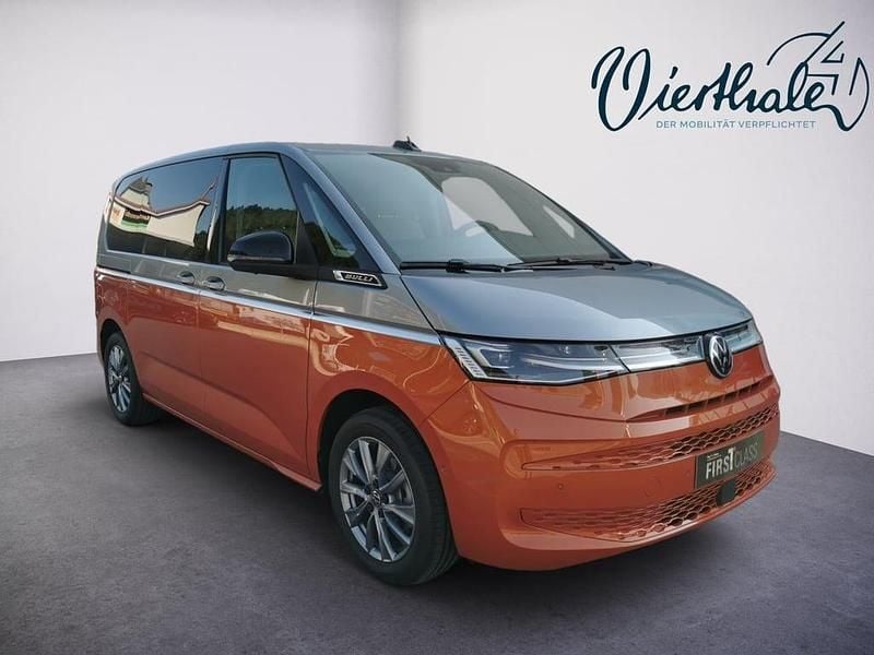 Gebraucht VW Multivan Style 150 PS (110 kW) 2025 Silber  metallic Van