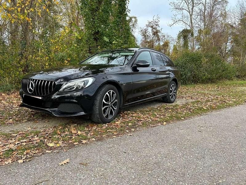 Schwarz Gebraucht 2018 Mercedes C200 Avantgarde Kombi | € 18.900 (Fairer Preis) - Bild 1/4