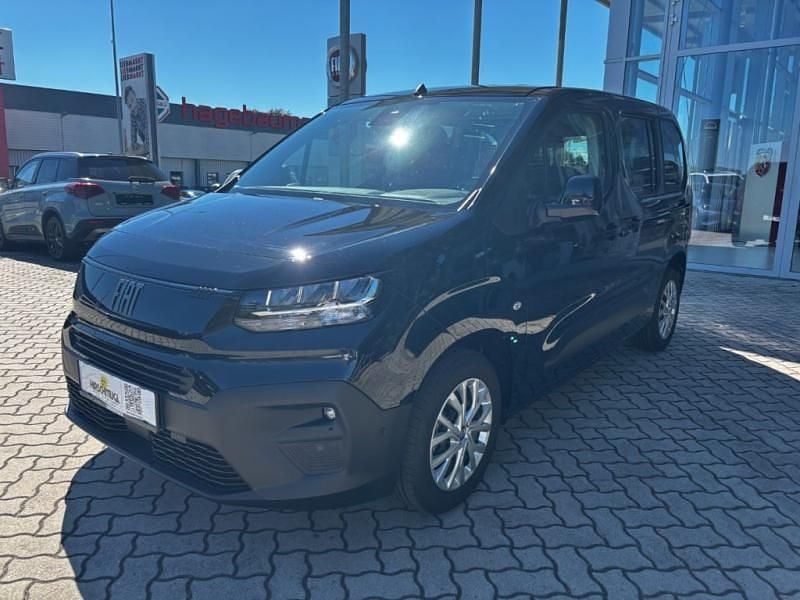 Neu Fiat Doblò 131 PS (96 kW) 2025 Schwarz Van / Kleinbus