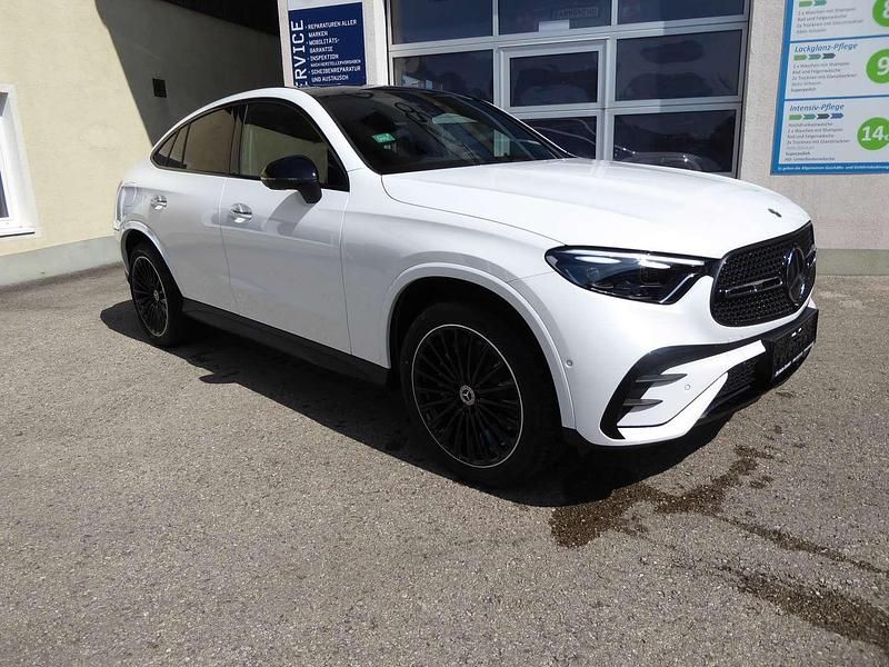 Gebraucht Mercedes GLC300e AMG line 197 PS (144 kW) 2024 Weiß SUV