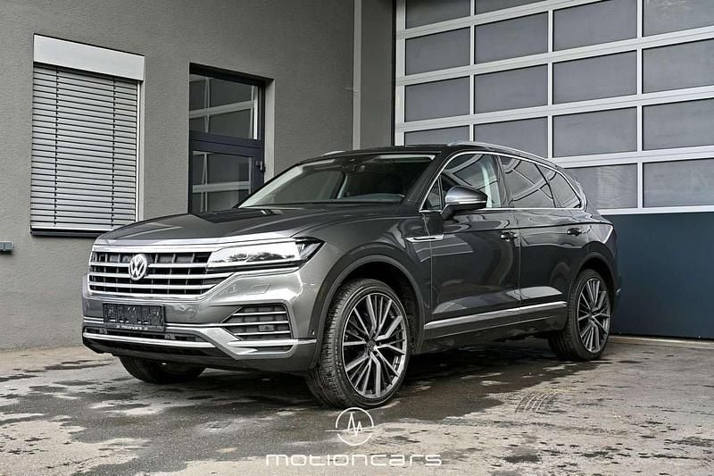 Grau Gebraucht 2019 VW Touareg Elegance SUV | € 35.980 (Fairer Preis) - Bild 1/4
