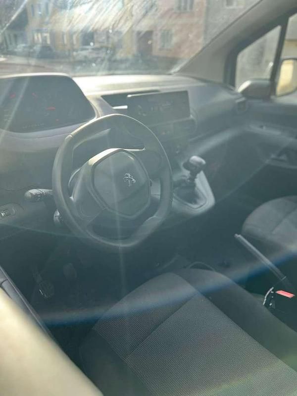 Gebraucht Peugeot Partner Premium 102 PS (75 kW) 2023 Van / Kleinbus