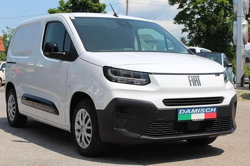 Gebraucht Fiat Doblò 131 PS (96 kW) 2025 Weiß Van / Kleinbus