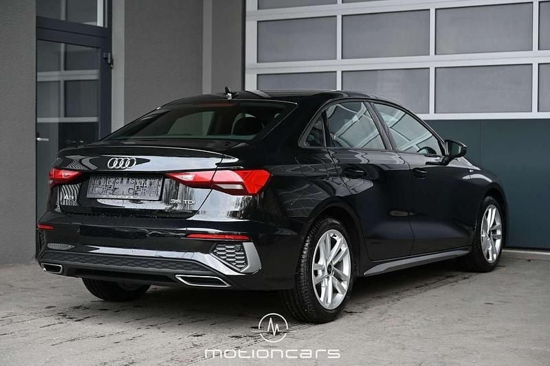 Gebraucht Audi A3 Ambiente 150 PS (110 kW) 2022 Schwarz Limousine