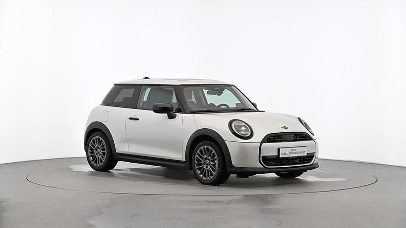 Gebraucht Mini Cooper 114 kW (156 PS) 2025 Nanuq white Kleinwagen