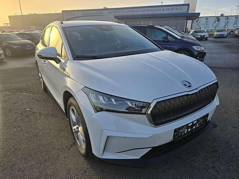Weiß Gebraucht 2022 Skoda Enyaq iV SUV | € 25.190 (Fairer Preis) - Bild 1/4