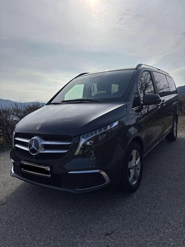 Gebraucht Mercedes V300 Exclusive 237 PS (174 kW) 2023 Schwarz Van / Kleinbus